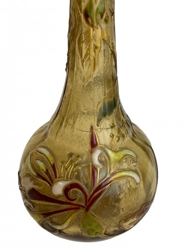Art nouveau - Émile Gallé - Vase à décor émaillé de Chèvrefeuilles