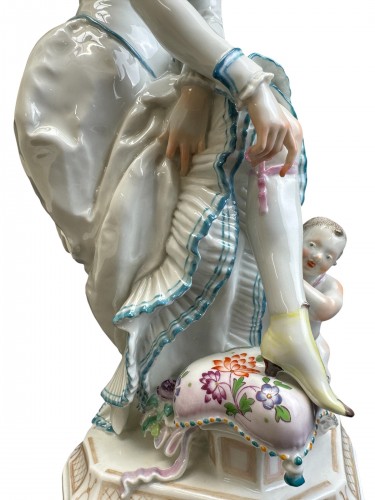  - Lady With Cupid - 20th century Meissen Porcelain Group, Meissen Model By Paul Scheurich
