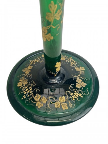 Escalier de Cristal - Grand vase cornet en cristal à décor des pampres de vigne, 66cm - AG Antiquités