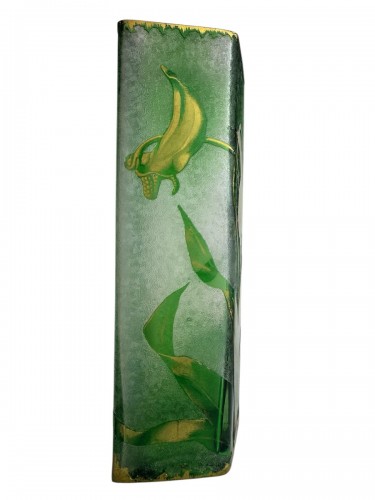 Baccarat - Vase de forme losange à décor des fleurs - Art nouveau