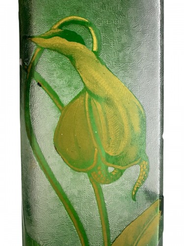 Antiquités - Baccarat - Vase de forme losange à décor des fleurs