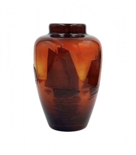 Gallé, Vase à décor de voiliers sur la mer