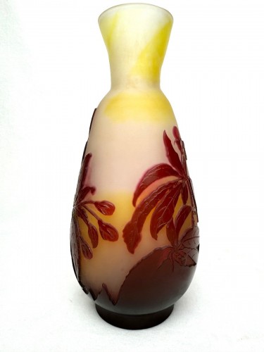 Verrerie, Cristallerie  - Gallé, vase à décor de fleurs de prunier