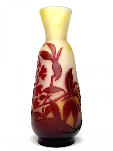 Gallé, vase à décor de fleurs de prunier - AG Antiquités