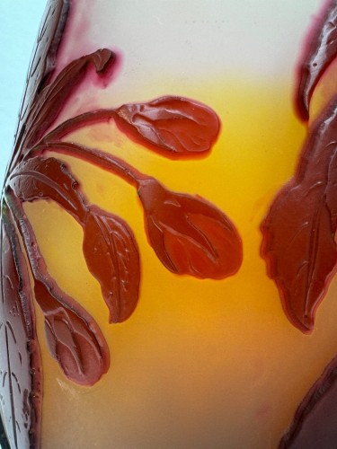 Art nouveau - Gallé, vase à décor de fleurs de prunier