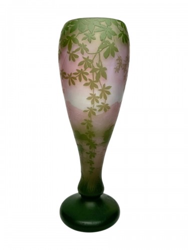 Camille Trutie de Varreux  (1872-1942) - Vase à décor de paysage lacustre