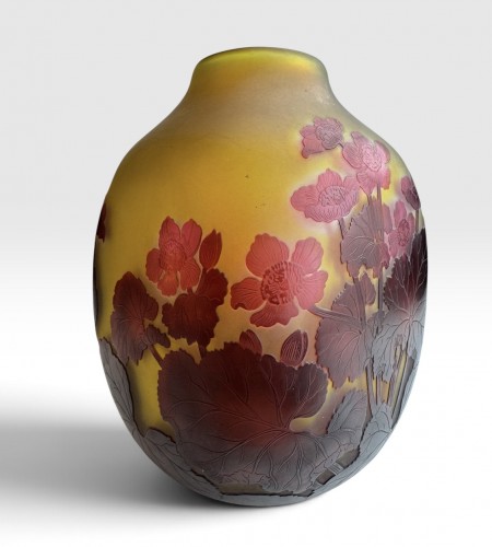 Gallé, Vase Decorated With Marsh Marigold Flowers - Art nouveau