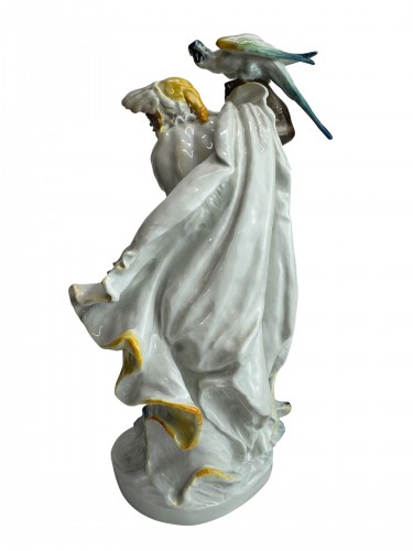 Figure en porcelaine de Meissenine, Maure au perroquet représentant Nelusco - Années 50-60