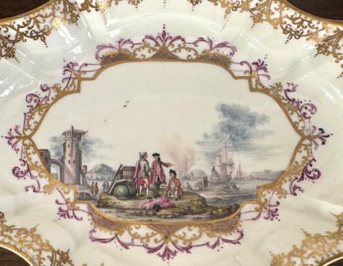 Meissen plate decorated with a harbor scene, attributed to Christian F. Her - 