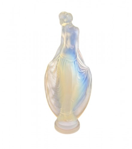 Lucile Sevin pour Etling, statuette en verre opalescent