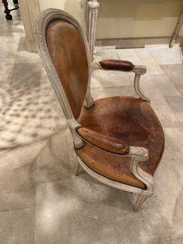 XVIIIe siècle - Paire de fauteuils cabriolets estampille Sené