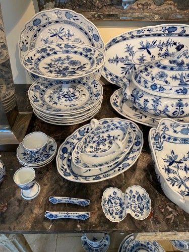 Art nouveau - Très grand service de table en porcelaine de Meissen