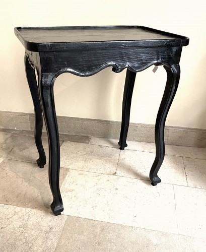 Table Louis XV en bois re-laqué noir - AJ Antiquités
