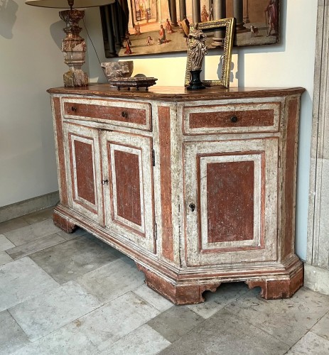 A 18th century Italian painted credenza - Furniture Style Louis XIV