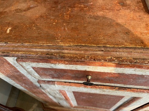 A 18th century Italian painted credenza - 