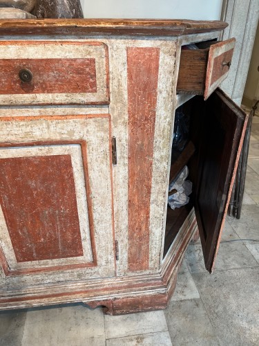 A 18th century Italian painted credenza - Louis XIV
