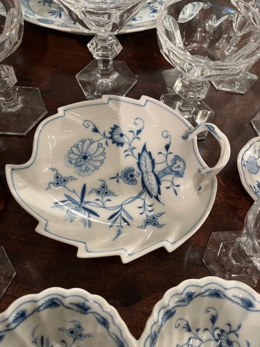 Blue And White Meissen Porcelain Dinner Service, "onion" Pattern - 