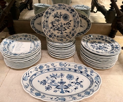 20th century - Blue And White Meissen Porcelain Dinner Service, "onion" Pattern