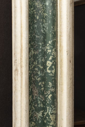 XVIIe siècle - Grand miroir peint faux marbre, Italie 17e siècle