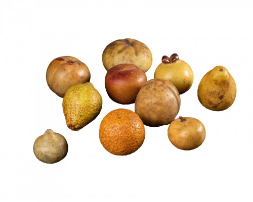 Ensemble de 10 fruits en marbre fin18e