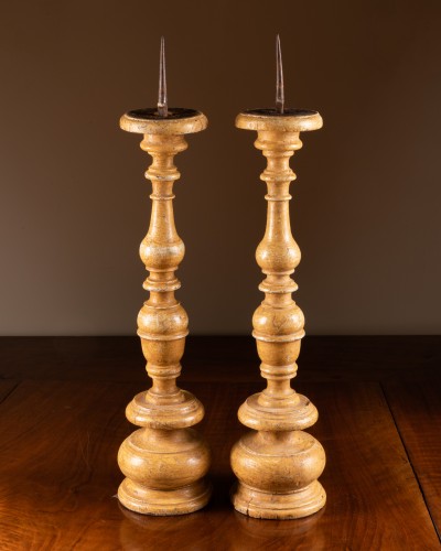 Lighting  - Pair of early 18th century wooden pique cierges