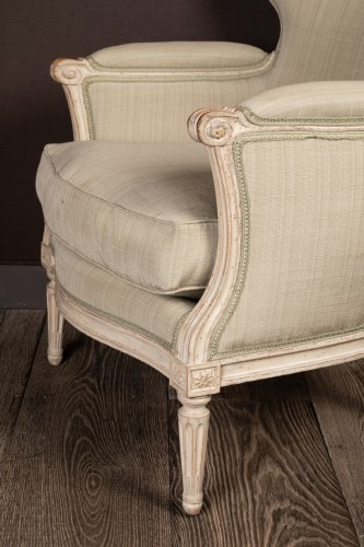 XVIIIe siècle - Bergère en bois laqué d'époque Louis XVI