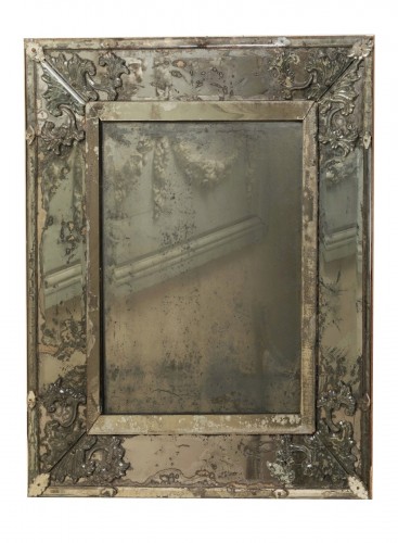 Miroir de forme rectangulaire début du XVIIIe siècle