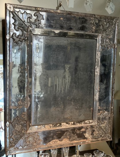 Miroirs, Trumeaux  - Miroir de forme rectangulaire début du XVIIIe siècle