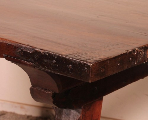 Mobilier Table & Guéridon - Table espagnole en noyer, 17e siècle