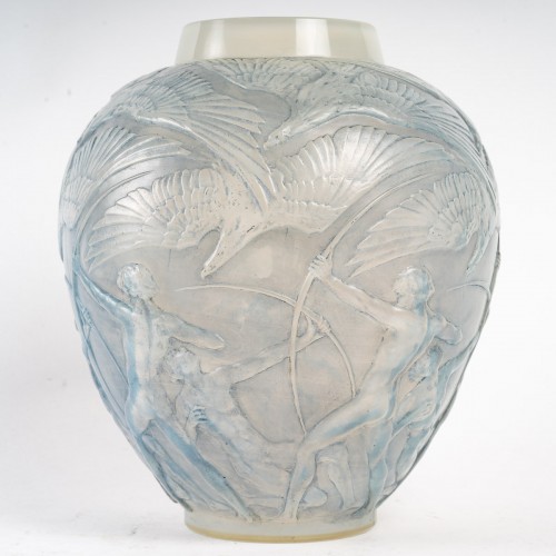 Glass & Crystal  - René LALIQUE - &quot;Archers&quot; Vase