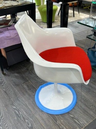 XXe siècle - Knoll & Eero Saarinen - Fauteuil pivotant modèle "Tulip" créé en 1956