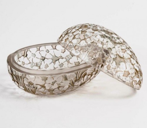 Glass & Crystal  - René Lalique - Box &quot;Periwinkles&quot; 1929