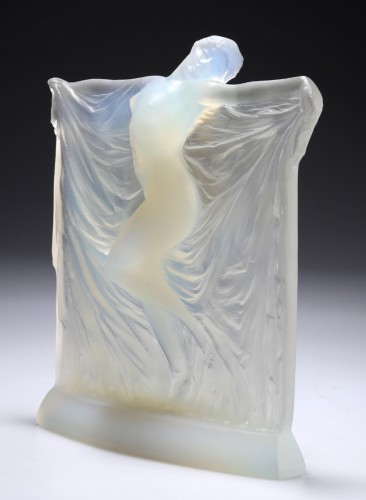 Glass & Crystal  - René Lalique (1860-1945) - &quot;Thaïs or Suzanne&quot; opalescent glass Statuette,1925