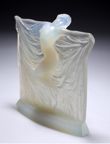 20th century - René Lalique (1860-1945) - &quot;Thaïs or Suzanne&quot; opalescent glass Statuette,1925