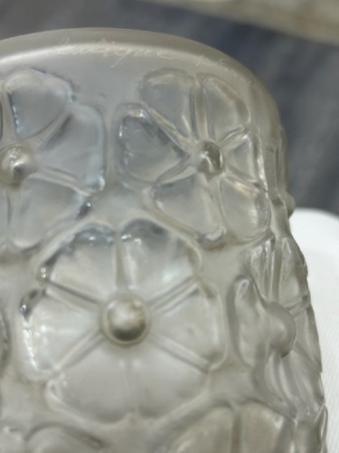 René Lalique - Veilleuse ou cache ampoule du modèle "Véronique"   - 