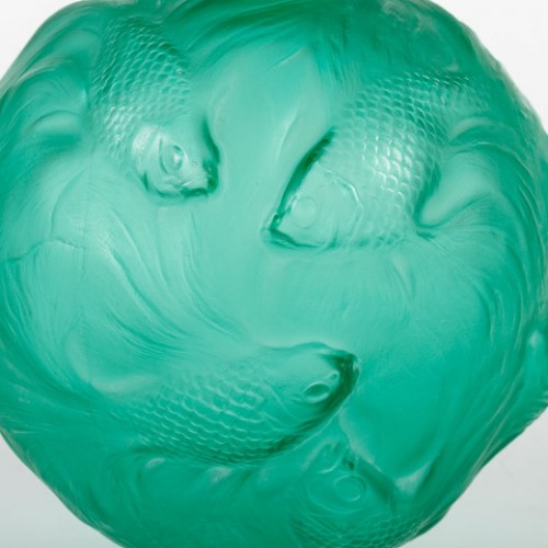 Verrerie, Cristallerie  - René Lalique - Vase Formose, teinté vert 1924