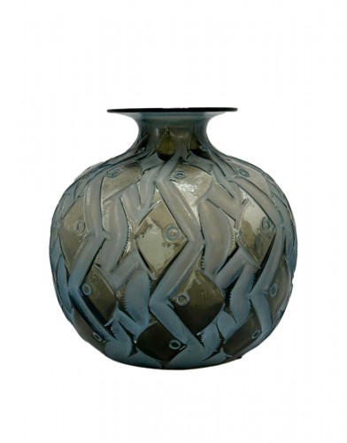 René Lalique - Grey Penthièvres Vase , 1928.