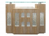 Bar d'appartement formé de panneaux décoratifs Lalique et chêne cérusé