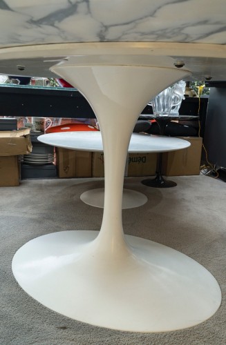 Antiquités - Eero Saarinen (1910-1961) - Knoll Oval table 198 cm, Arabescato, circa 199