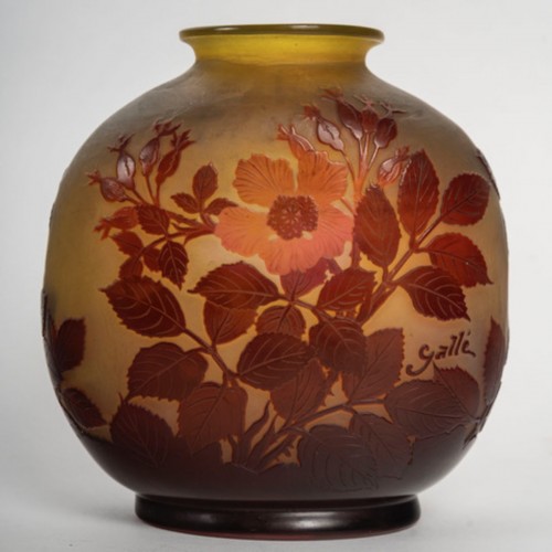 E Gallé -  Petit vase boule - Verrerie, Cristallerie Style 