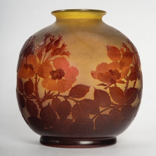 XXe siècle - E Gallé -  Petit vase boule