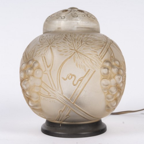 1921 René Lalique, Veilleuse-Brûle parfum « Raisins » - Verrerie, Cristallerie Style Art Déco