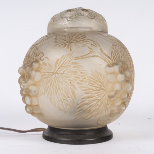 Art Déco - 1921 René Lalique, Veilleuse-Brûle parfum « Raisins »