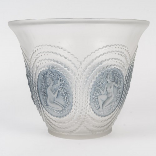 1937  René Lalique - Dryades Vase - Glass & Crystal Style Art Déco