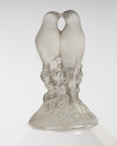 Glass & Crystal  - 1925 René Lalique - Vase "Tourterelles"