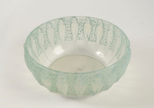 Glass & Crystal  - René Lalique - Opalescente bowl &quot;Perruches&quot;