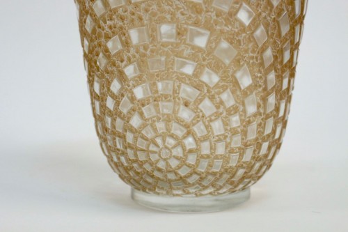 Glass & Crystal  - René Lalique Vase &quot;Damiers&quot;