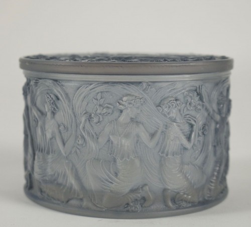 Verrerie, Cristallerie  - René Lalique (1860-1945) - Boîte ronde « Figurines et volies"