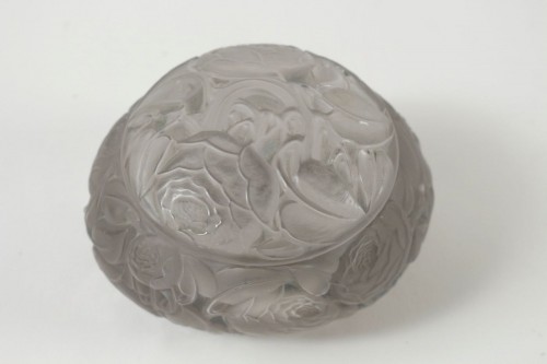 René LALIQUE (1860 - 1945) - Boite "Dinard" - Verrerie, Cristallerie Style 