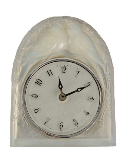 LALIQUE René - Pendule « Deux colombes » Opalescente